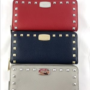 Gaby’sBags👜💕-NWT Michael Kors Zip Around Wallet